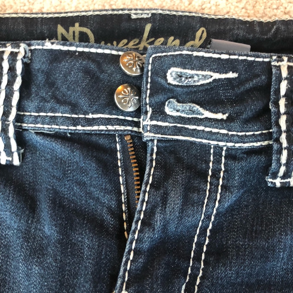 ND Weekend Jeans - Picture 3 of 3